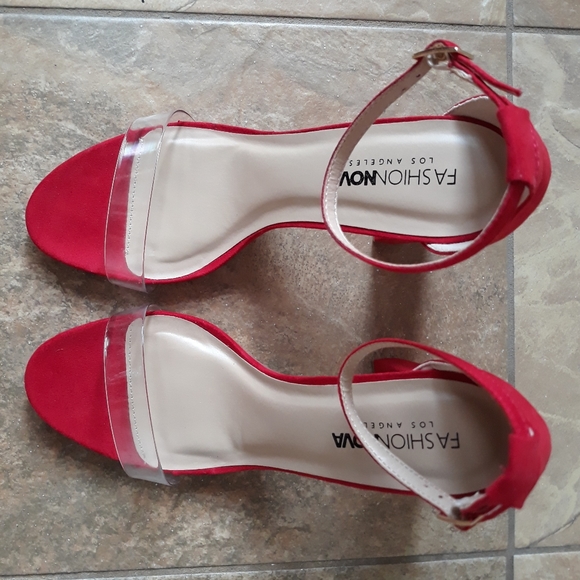 Fashion Nova One strap heels - Picture 4 of 4